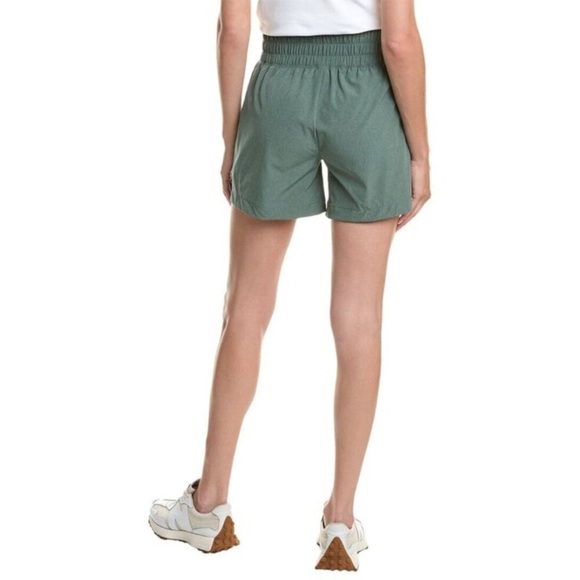 Marika Women's Green Finley Shorts size XS EUC - Picture 3 of 9